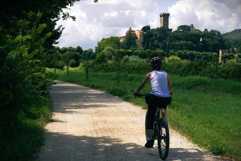 Entre histoire et nature : visite guidée en vélo électrique dans les villages de Buti et Vicopisano