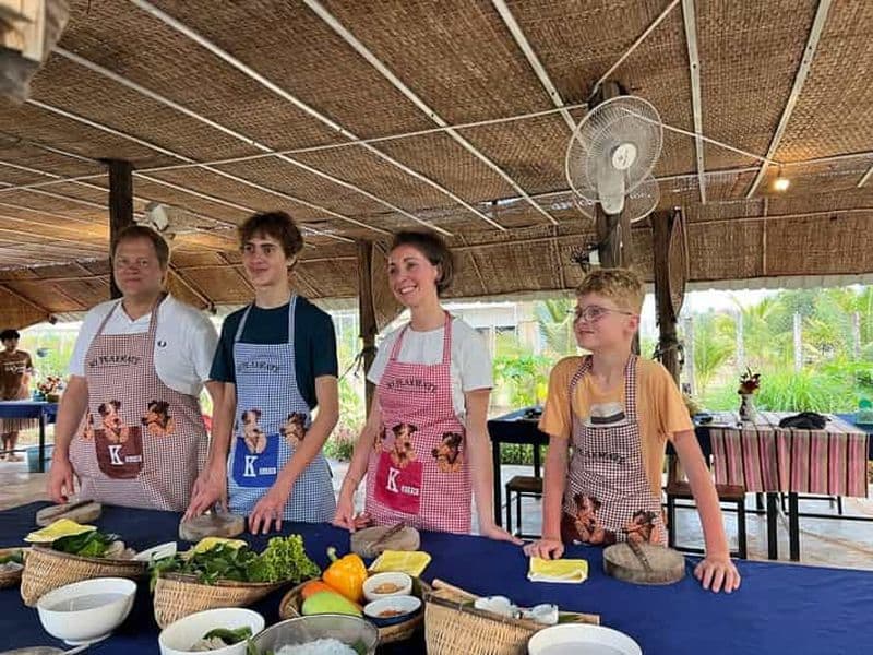 Cours de cuisine à Siem Reap et aventure culinaire en Vespa