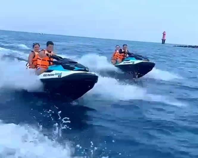 Billet Lombok : Balade en jet ski sur la côte de la plage de Senggigi
