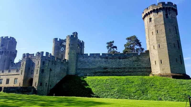 Le château de Warwick, Stratford, ville natale de Shakespeare, et les Cotswolds