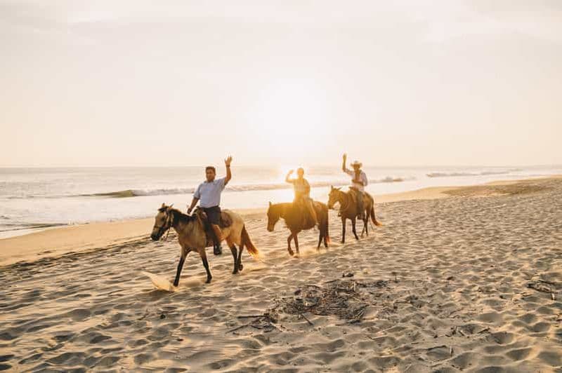 Puerto Escondido : excursion à cheval au coucher du soleil