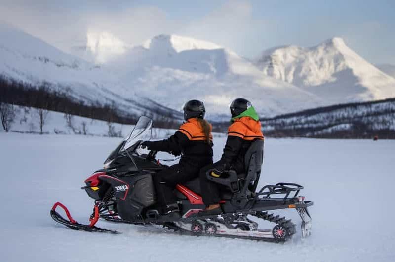 Depuis Tromsø : Motoneige au Camp Tamok et visite du parc des neiges