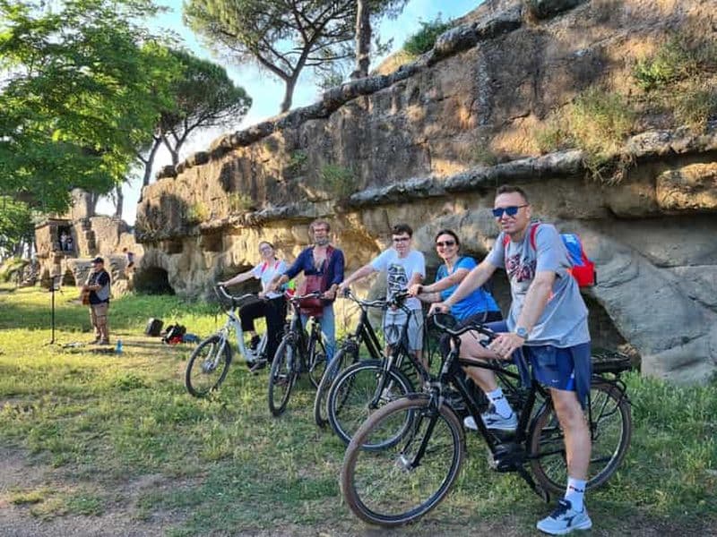 Rome : Visite de la Voie Appienne en vélo électrique et des catacombes de Saint-Calixte