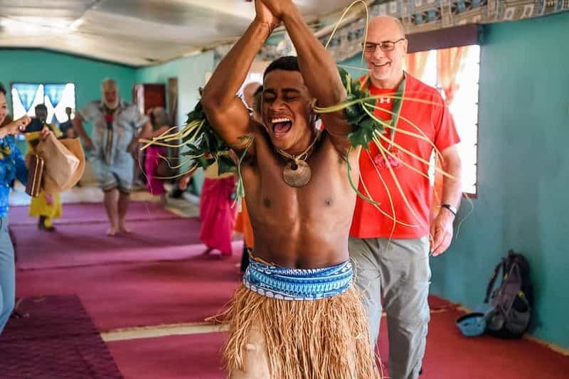 Fidji : Visite du village et pêche au crabe de boue