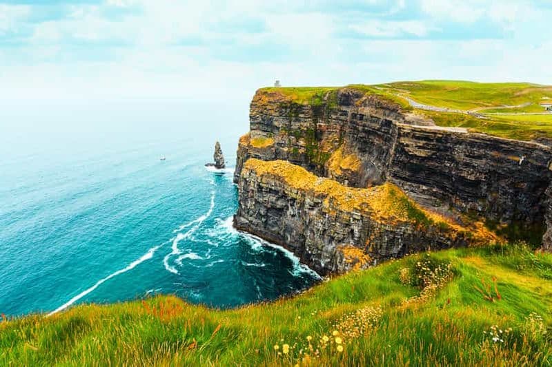 Au départ de Dublin : Excursion d'une journée aux falaises de Moher, au Burren et à la ville de Galway