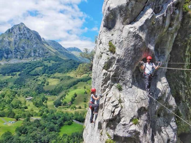 RAMALES DE LA VICTORIA, CANTABRIA : VIA FERRATA DEL CALIZ, INITIATION
