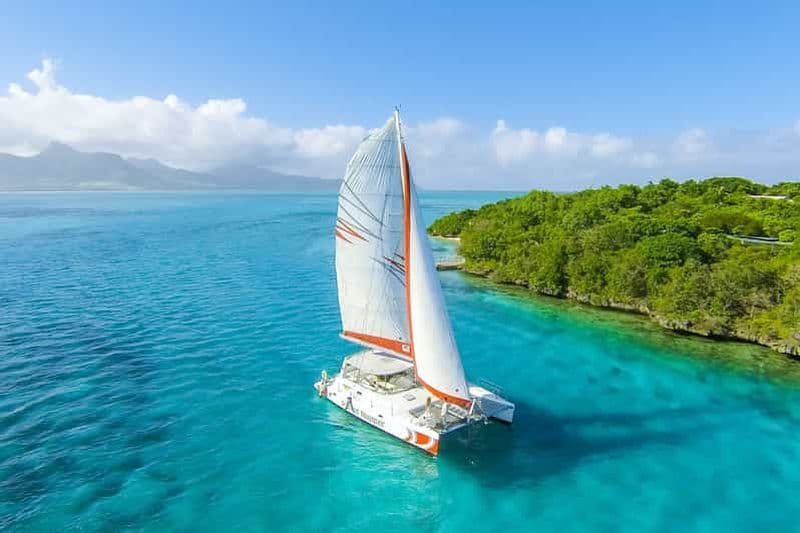 Billet Location de catamaran privé à l'Ile aux Cerfs