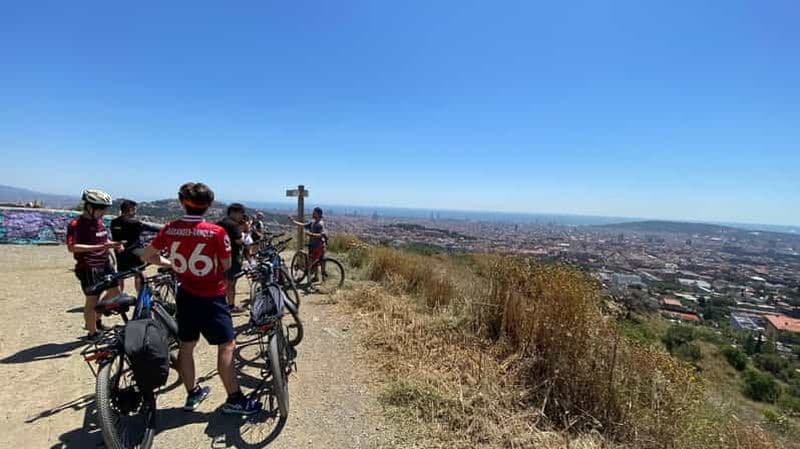 De Barcelone au Tibidabo : Joyaux cachés et vues panoramiques eBike Tour
