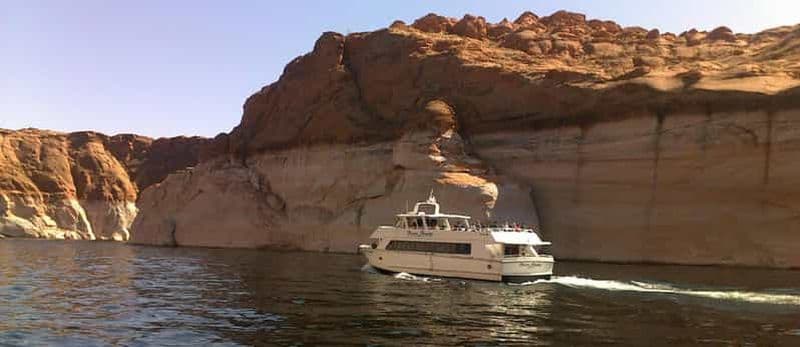 Page : Croisière panoramique dans le lac Powell et le canyon Navajo
