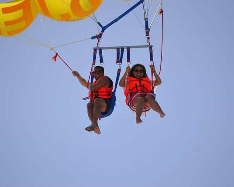 Midoun : aventure en parachute ascensionnel sur la plage