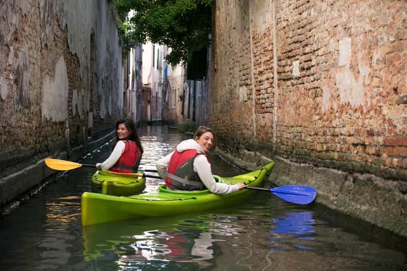 Venise : Visite guidée des canaux en kayak de jour, de nuit ou au coucher du soleil