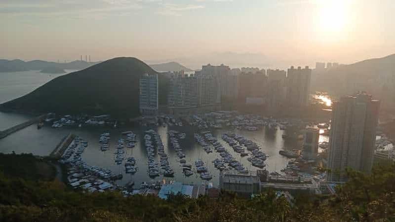 Coucher de soleil à Hong Kong Randonnée à Brick Hill à Aberdeen