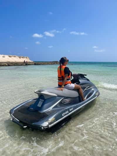 Billet Jet ski à Djerba : 1h30 de Fun avec Baignade dans les Eaux Cristallines