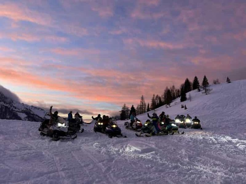 Dolomites : excursion en motoneige à Casera Razzo avec apéritif