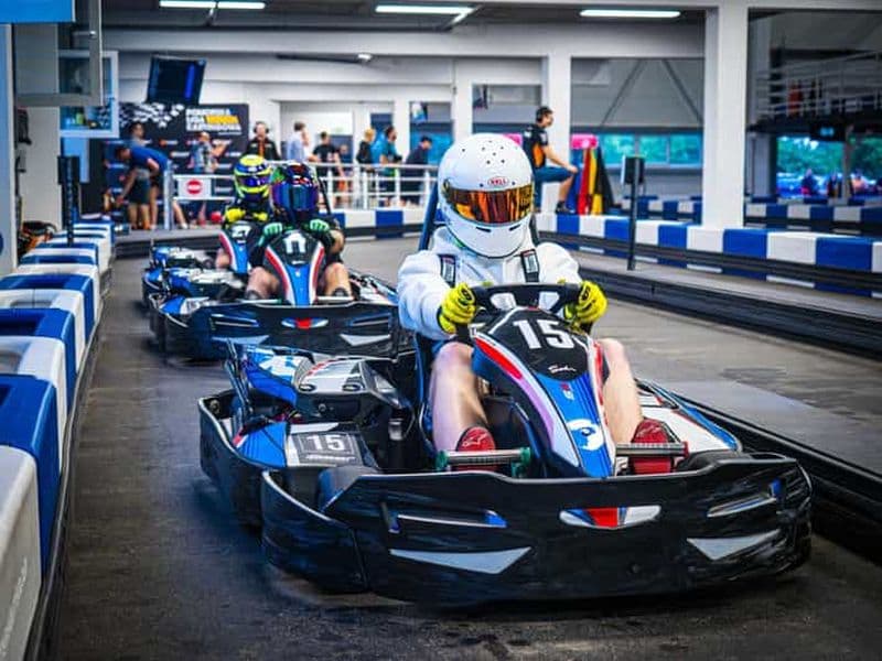 Gdańsk : karting en intérieur (2 courses de 8 minutes)