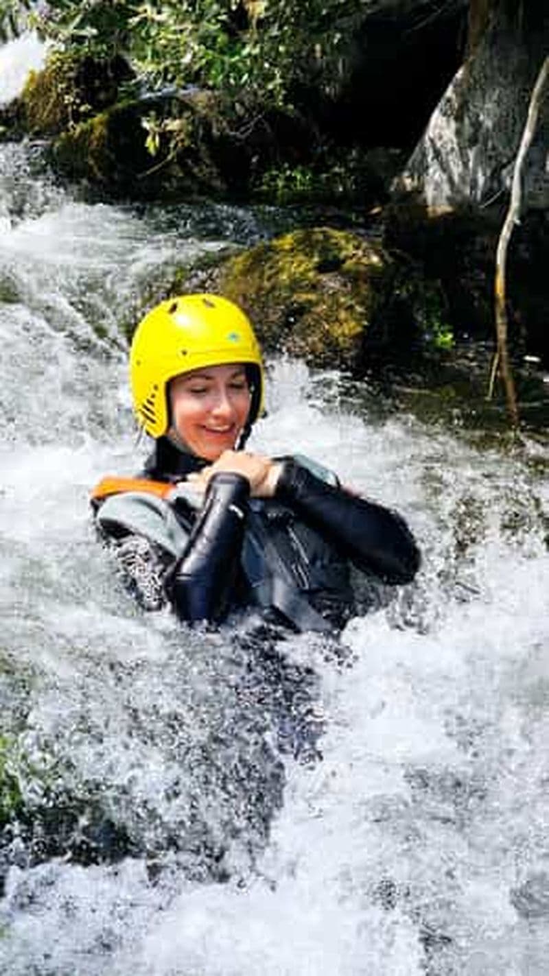 Gole Alcantara : Body Rafting, Scivoli e Tuffi nel Fiume