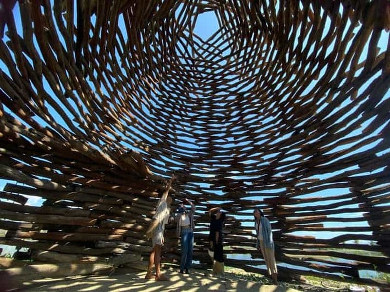 Hoi An : Tour en vélo dans un village rural avec tour en bateau à corbeille