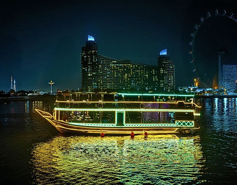 Dubaï : croisière en boutre dans la crique, la marina et divertissements, option buffet et boissons