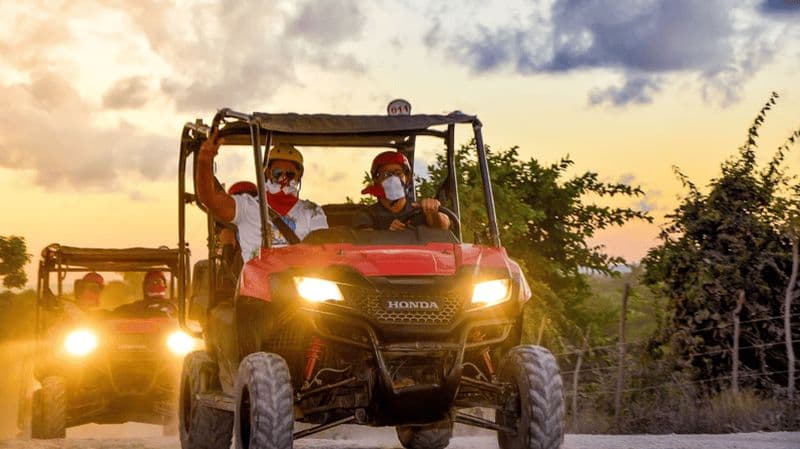 Punta Cana : excursion en buggy au coucher du soleil avec baignade dans une grotte et spectacle de danse