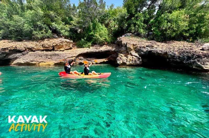 Alcudia : Excursion en kayak avec snorkeling et baignade dans une grotte marine