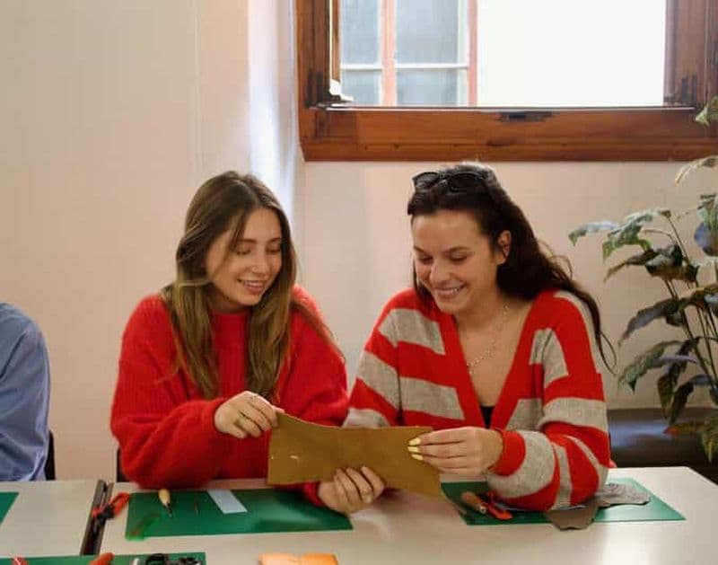 Billet Florence : expérience de création de mosaïque avec un artiste local