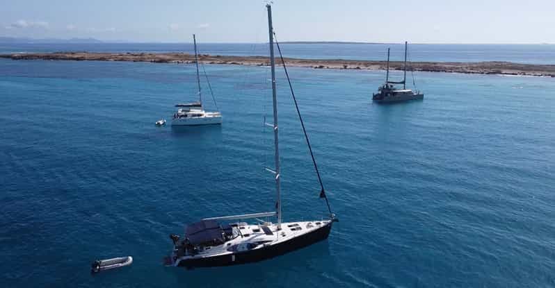 Valence : Excursion en bateau privé avec paddle boarding et boissons