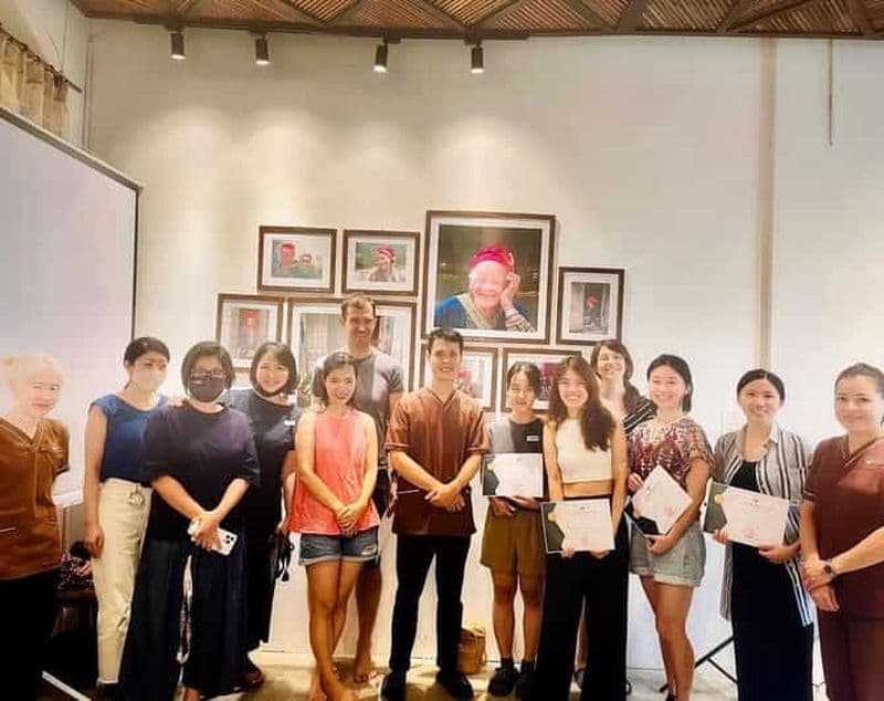 Cours de massage vietnamien profond de la nuque et des épaules