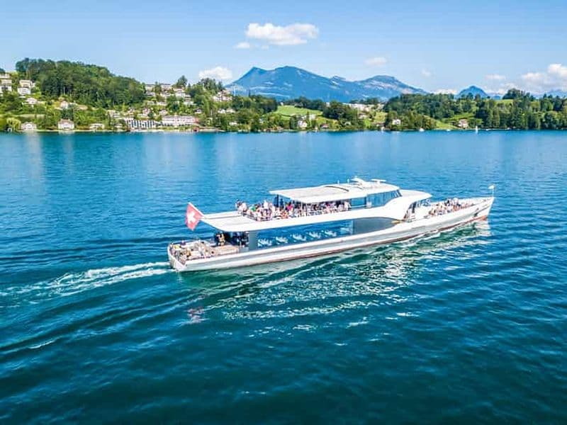Lucerne : croisière d'une heure à bord du yacht panoramique Saphir H₂