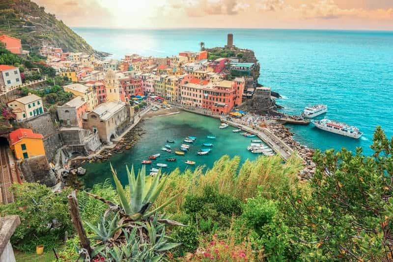 Milan : Excursion guidée d'une journée aux Cinque Terre avec croisière