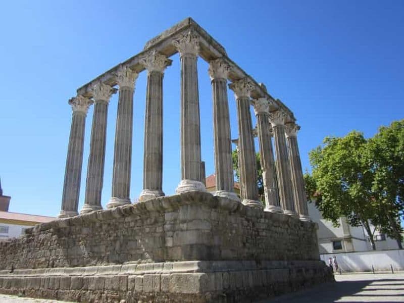 Visite privée de l'Alentejo : Évora, dégustation de vins et Monsaraz