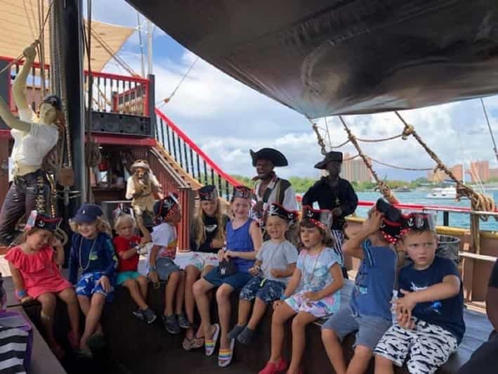 Nassau : Croisière interactive privée à bord d'un bateau pirate