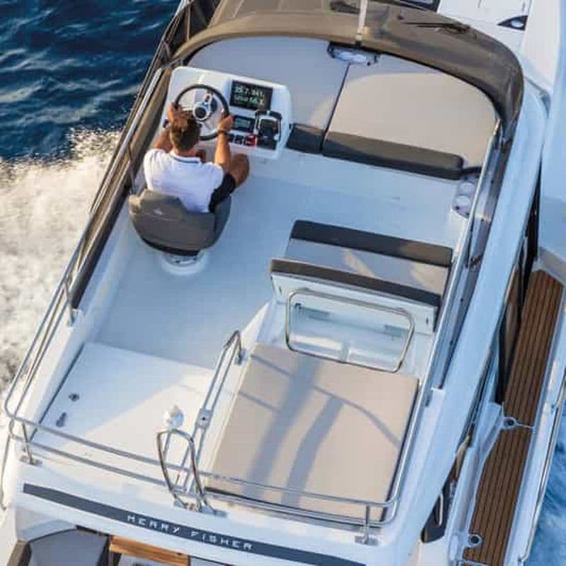 Jakarta : yacht privé vers l'Asha Resort avec pêche et plongée avec tuba