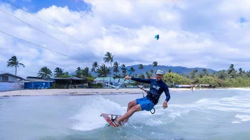Billet Koh Samui : cours de kitesurf en bord de mer avec des professionnels