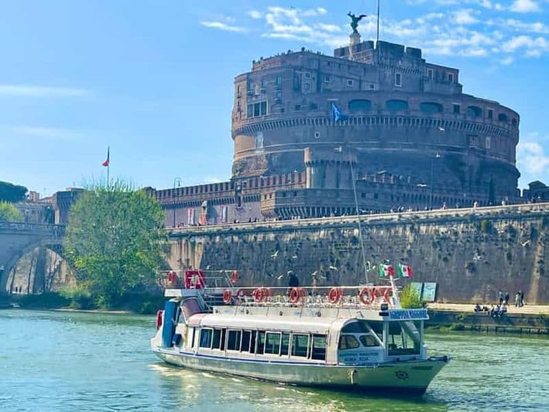 Rome : visite des catacombes et bateau à arrêts multiples sur le Tibre