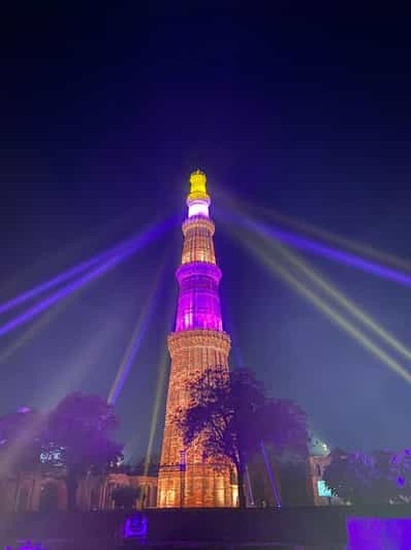New Delhi : Visite du spectacle son et lumière du Qutub Minar