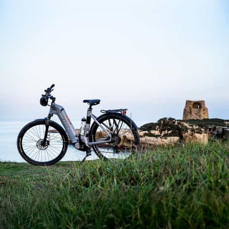Visite autoguidée en EBIKE depuis Lecce, Grotta della Poesia, Otranto - 50 km
