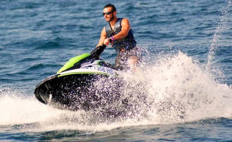 Billet Djerba : 1H30 d'expérience en jet ski avec prise en charge optionnelle à l'hôtel