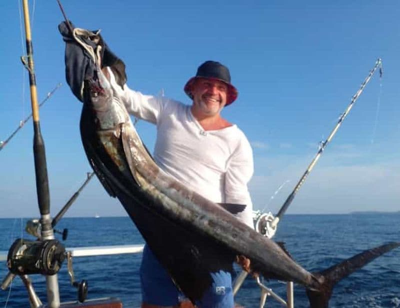 PHUKET : Excursion de pêche privée en bateau rapide aux îles Khai