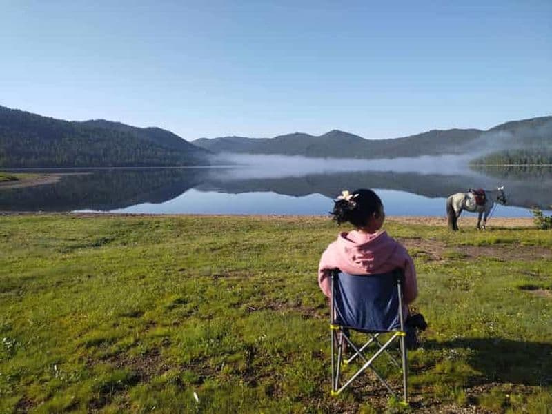 Promenade à cheval jusqu'au lac Khagiin Khar