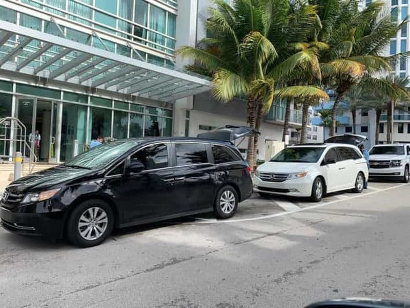 Aéroport de Nassau (NAS) : Transfert privé vers le port de croisière de Nassau