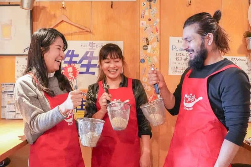 Cours de cuisine Ramen et Gyoza à Kyoto avec des chefs professionnels