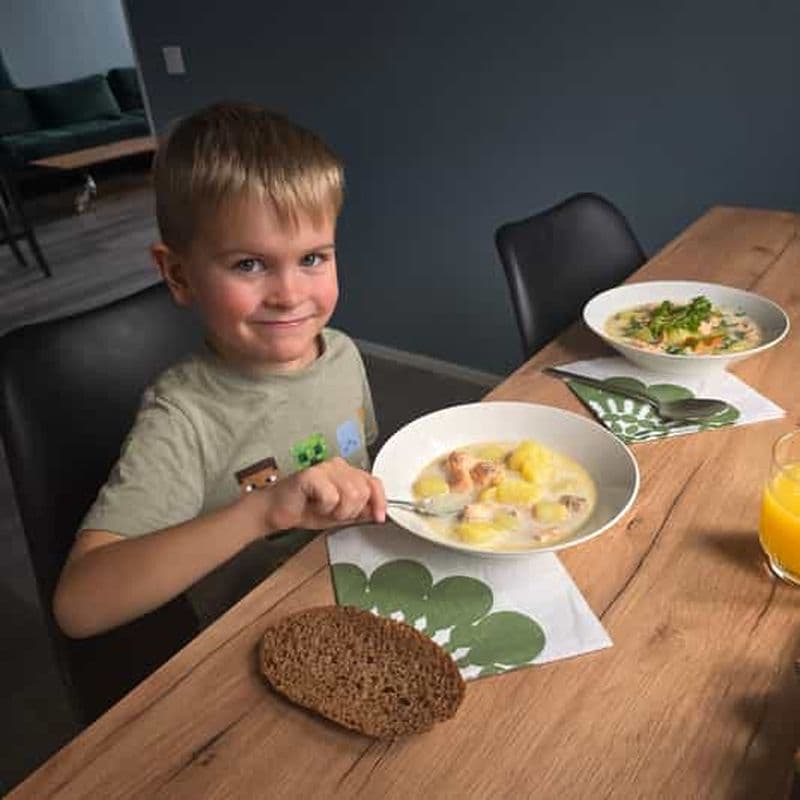 Rovaniemi : cours de cuisine sur le saumon et dîner avec un habitant