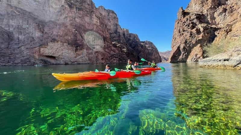 Depuis Las Vegas : excursion guidée en kayak avec navette à Emerald Cave