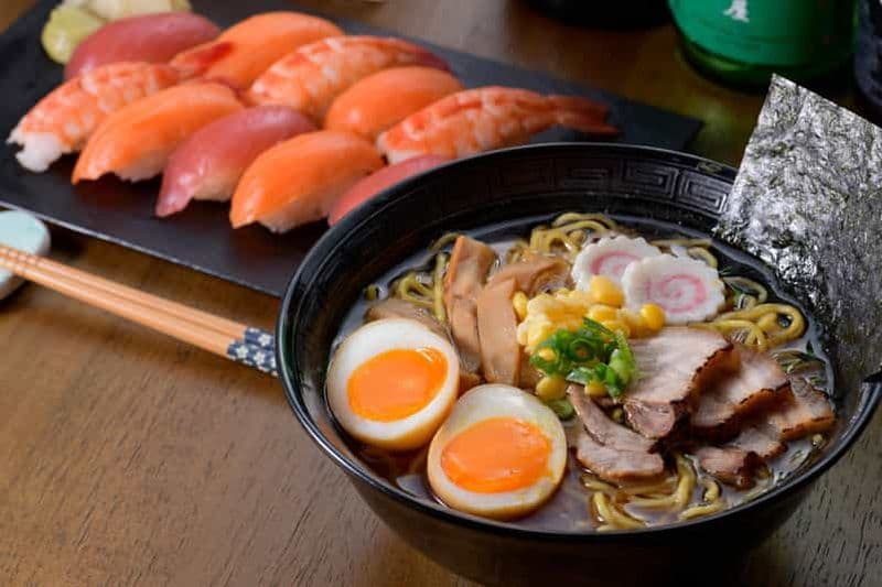 Billet Tokyo : cours de cuisine de sushis et de ramen avec accord mets-saké
