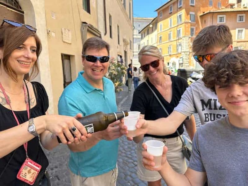 Rome : visite guidée sur le thème de la bière italienne à Rome : dégustations, bouchées et visites touristiques