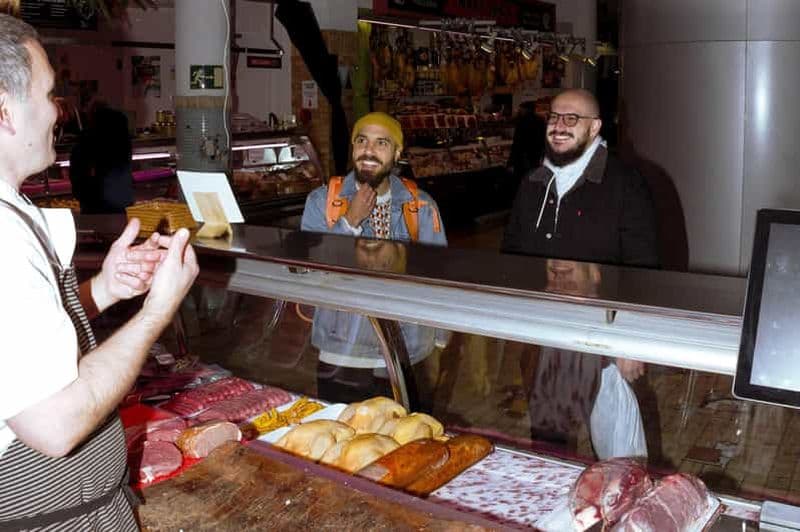 Saint-Sébastien : visite du marché et cours de cuisine basque en anglais