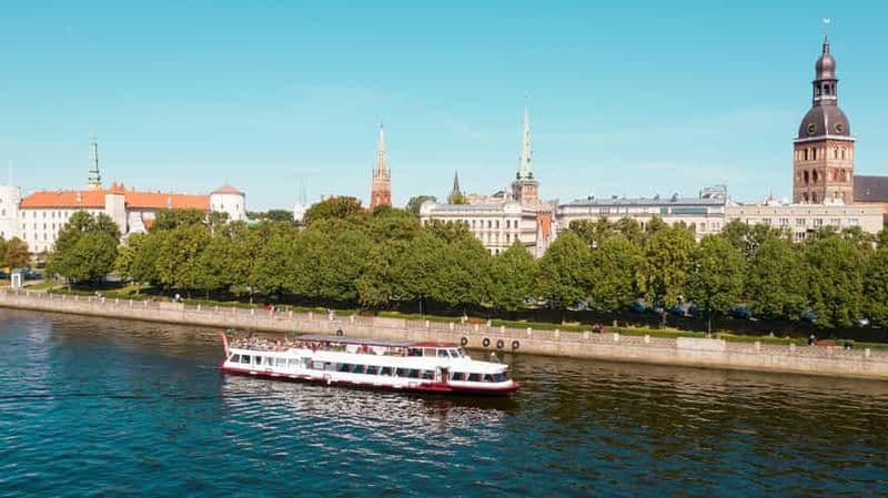 Billet Croisière fluviale panoramique à Riga – Automne doré | Croisières fluviales en Lettonie