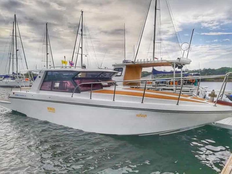 Au départ de Krabi : journée de pêche privée dans les 4 îles en bateau rapide de luxe