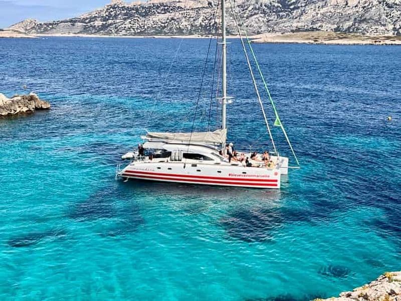 Marseille : Croisière en catamaran dans les Calanques, pique-nique et baignade