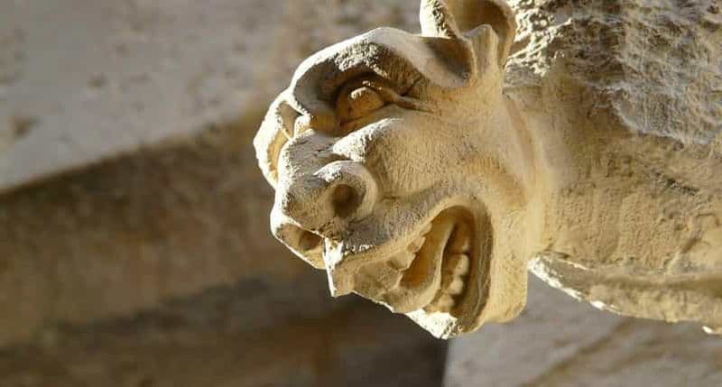 Rouen : visite à pied sur le thème des mythes et légendes, édition spéciale Halloween